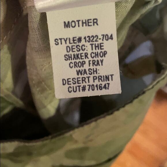 MOTHER the shaker chop crop Camo fray Pants - Picture 10 of 10